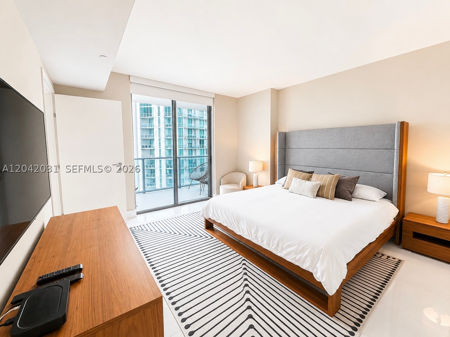 1300 Brickell Bay Dr #2307 Miami, FL 33131