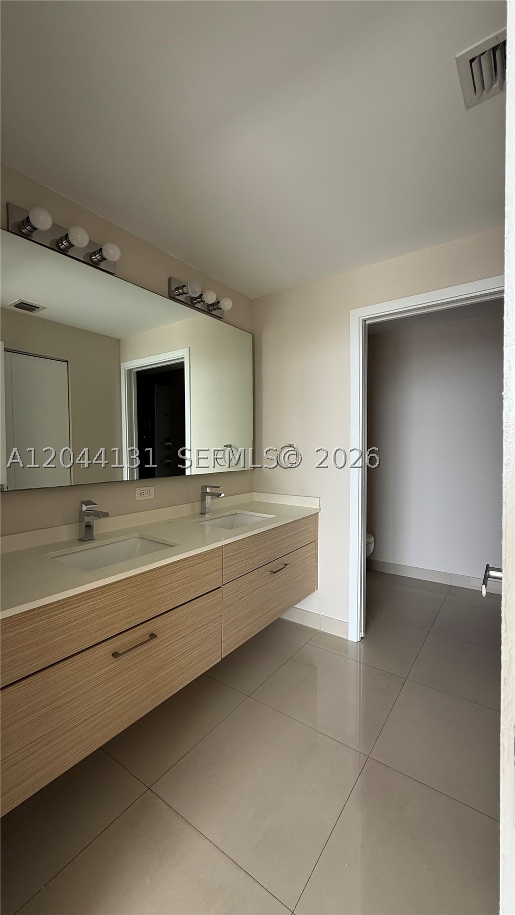 image Bay House14