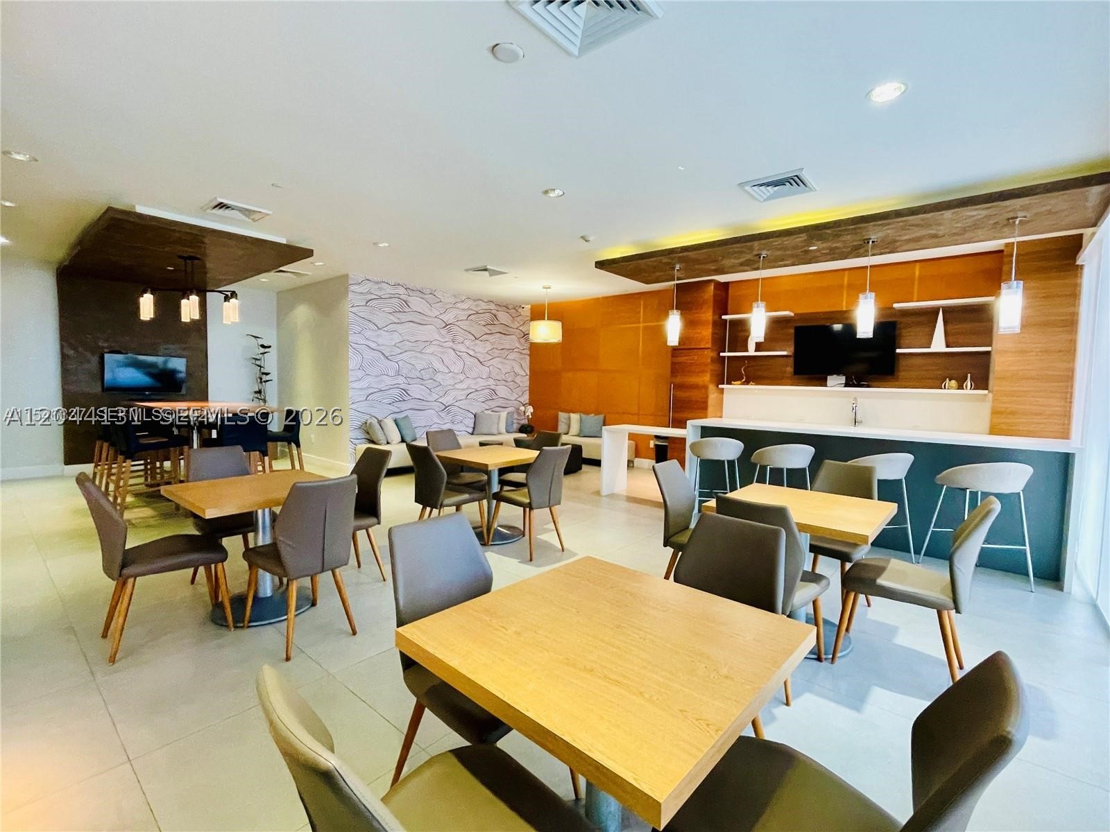 image Bay House24