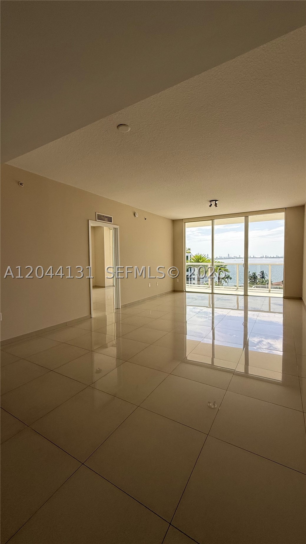 image Bay House8