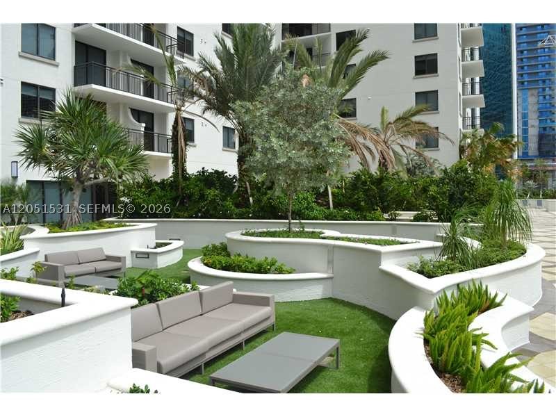 image Nine at Mary Brickell Village21