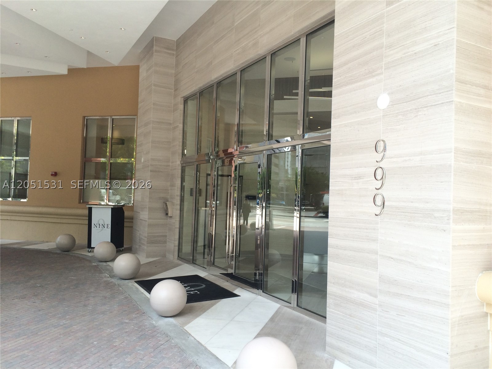 image Nine at Mary Brickell Village23