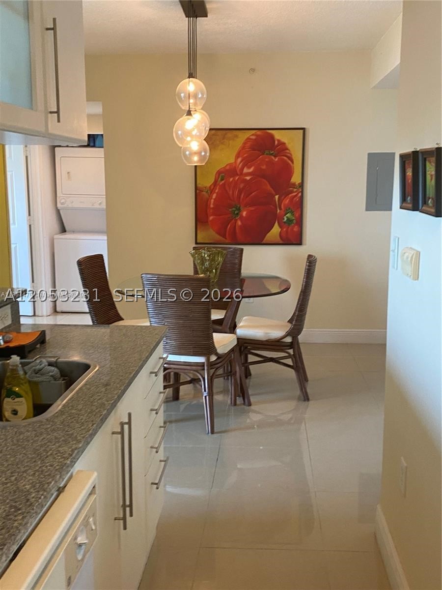 image 1800 Biscayne Plaza23