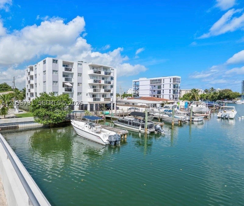 8101 Crespi Blvd #404