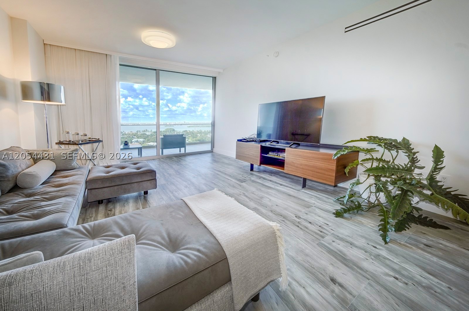 10203 Collins Ave #1502 Bal Harbour, FL 33154