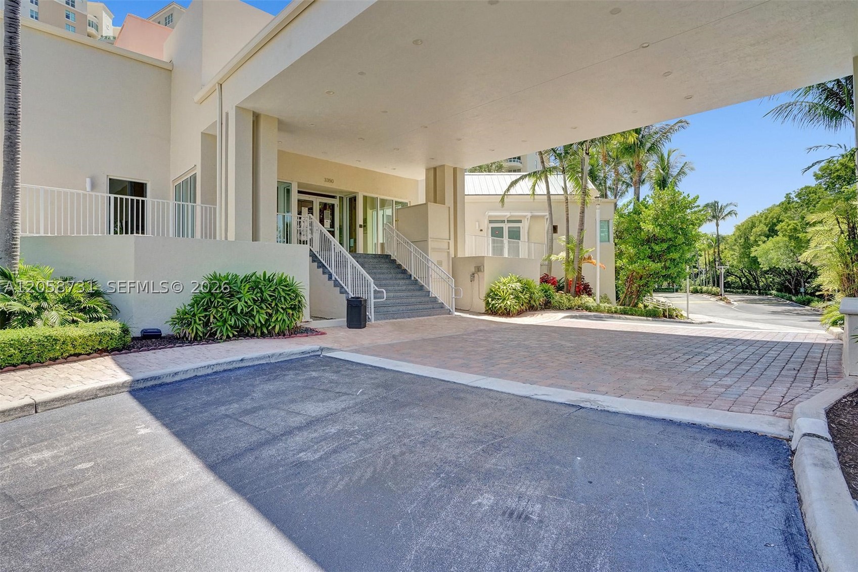 3330 NE 190th St #UPH14 Aventura, FL 33180