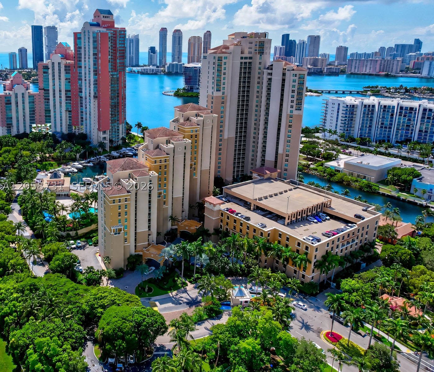 3330 NE 190th St #UPH14 Aventura, FL 33180