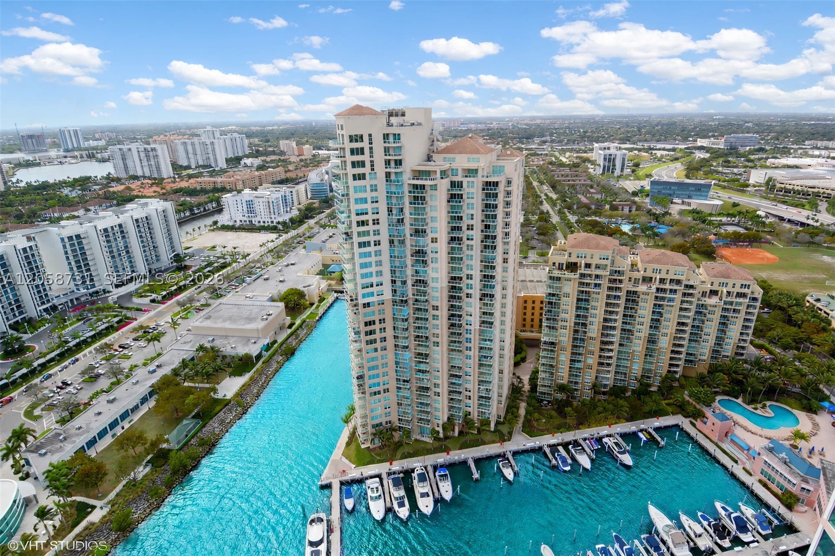3330 NE 190th St #UPH14 Aventura, FL 33180