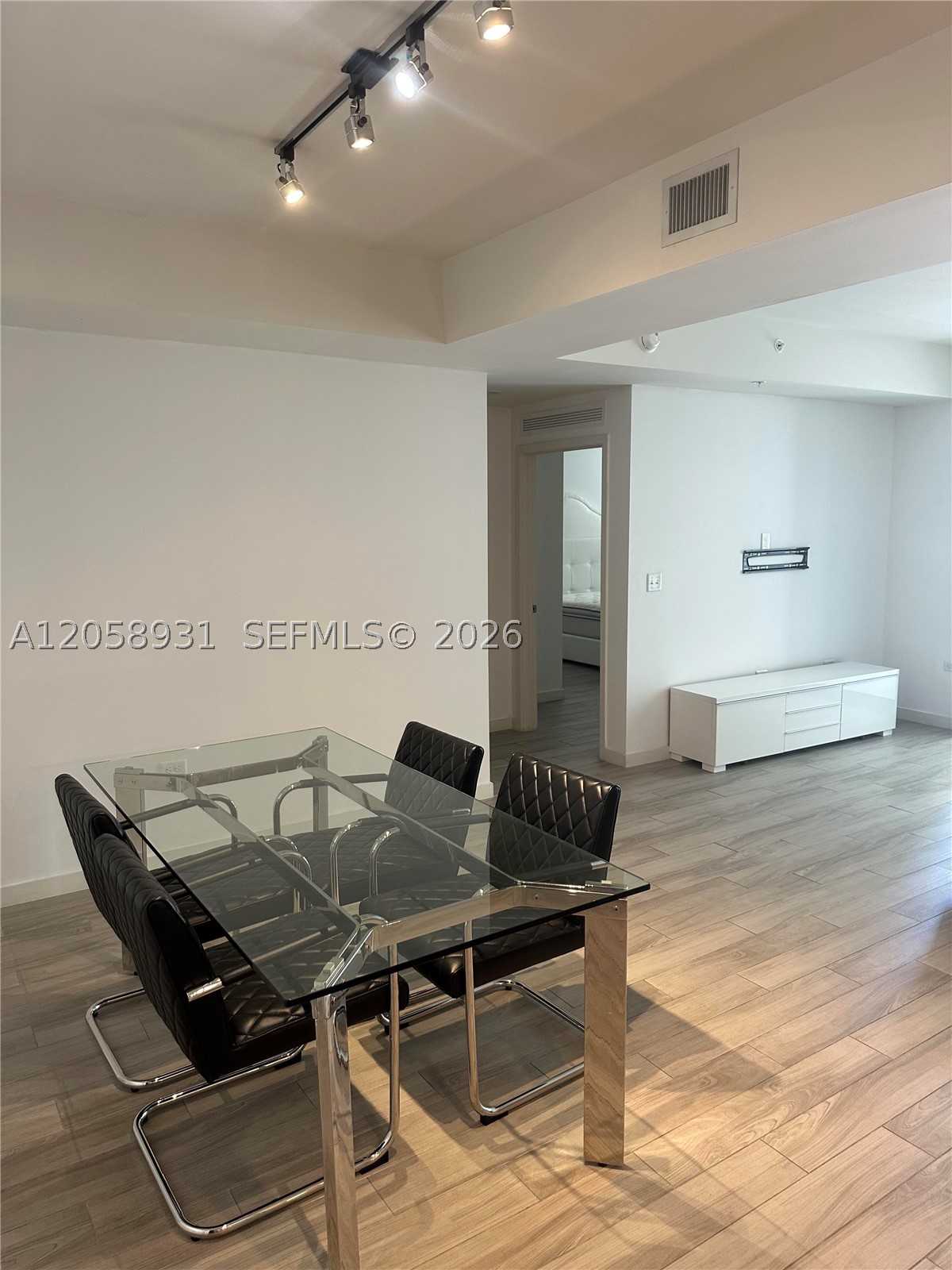 image Nine at Mary Brickell Village4