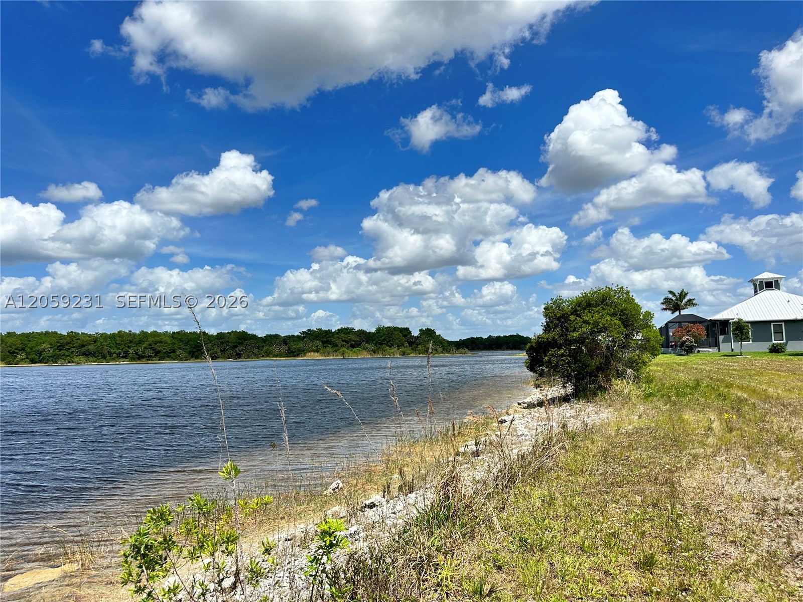 515 Shady Holw Blvd W Naples, FL 34120