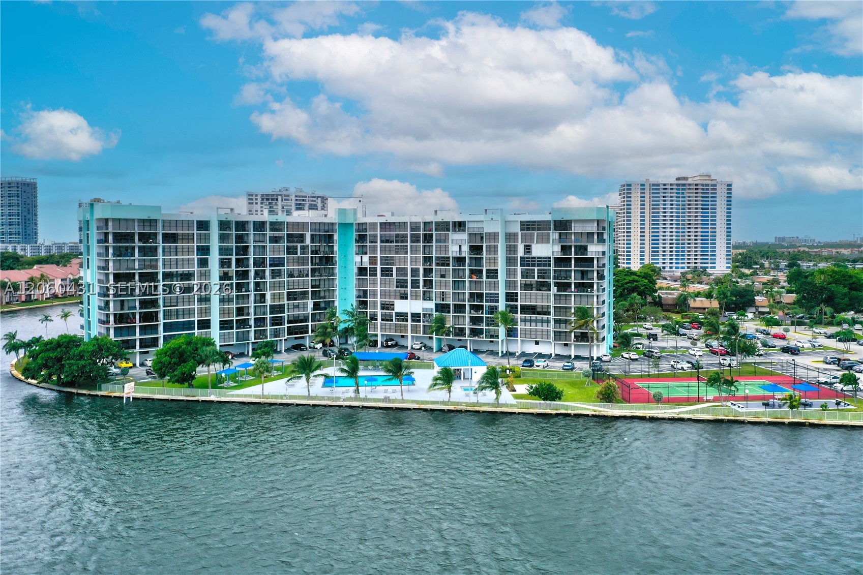 200 Leslie Dr #329