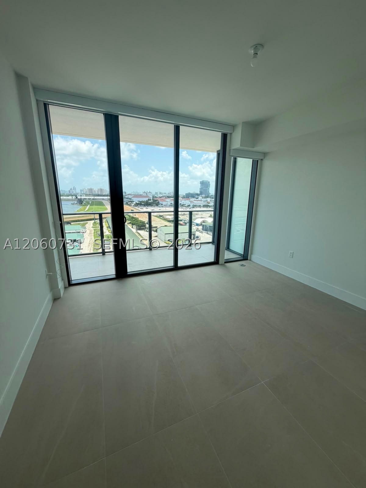 image Hallandale Oasis28