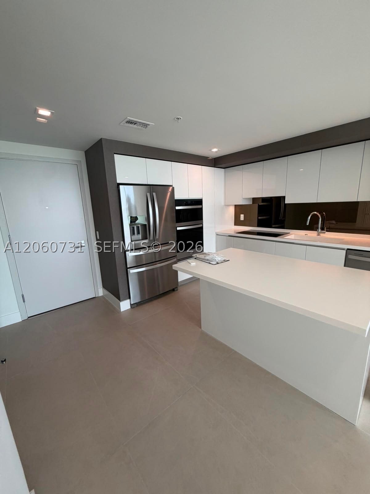 image Hallandale Oasis30