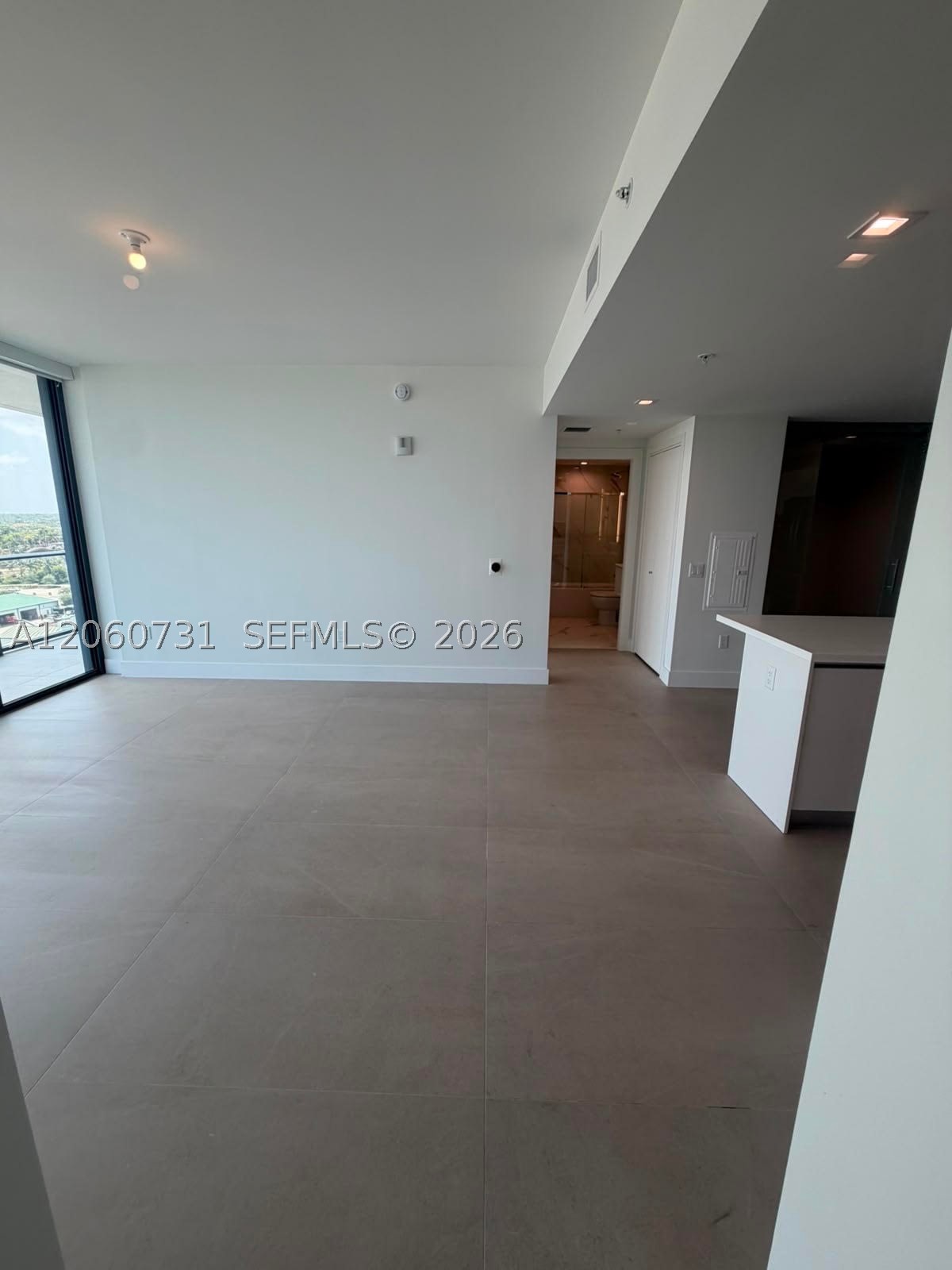 image Hallandale Oasis40