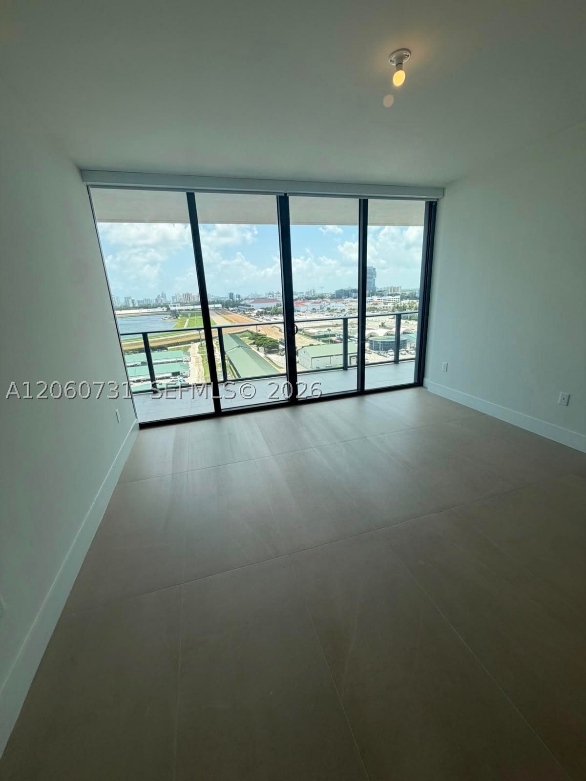 image Hallandale Oasis41