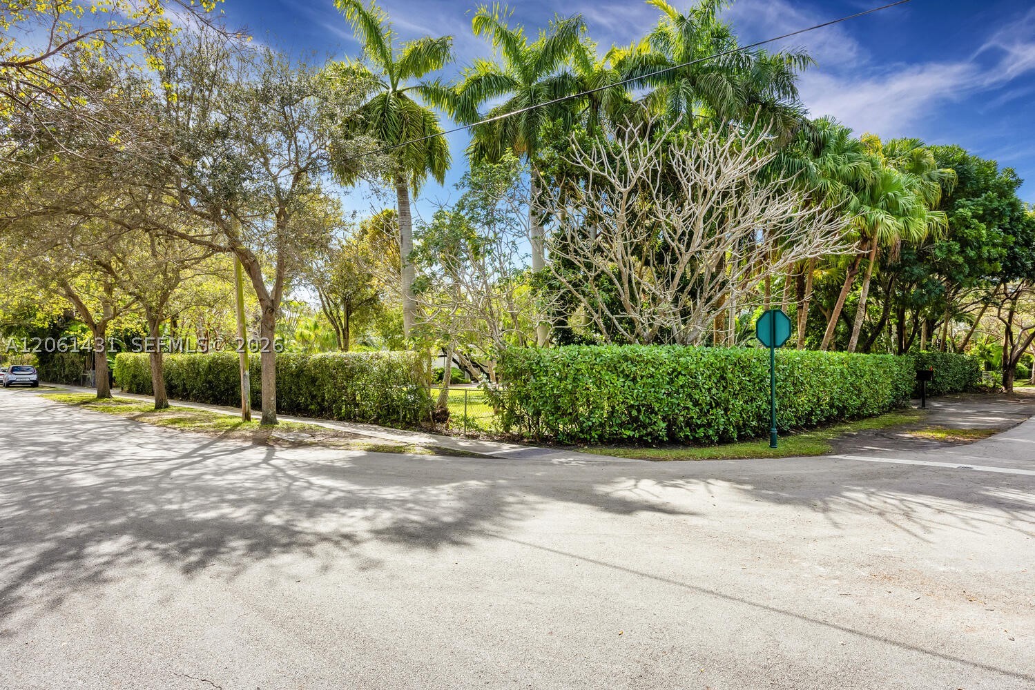 12200 SW 74th Ct Pinecrest, FL 33156