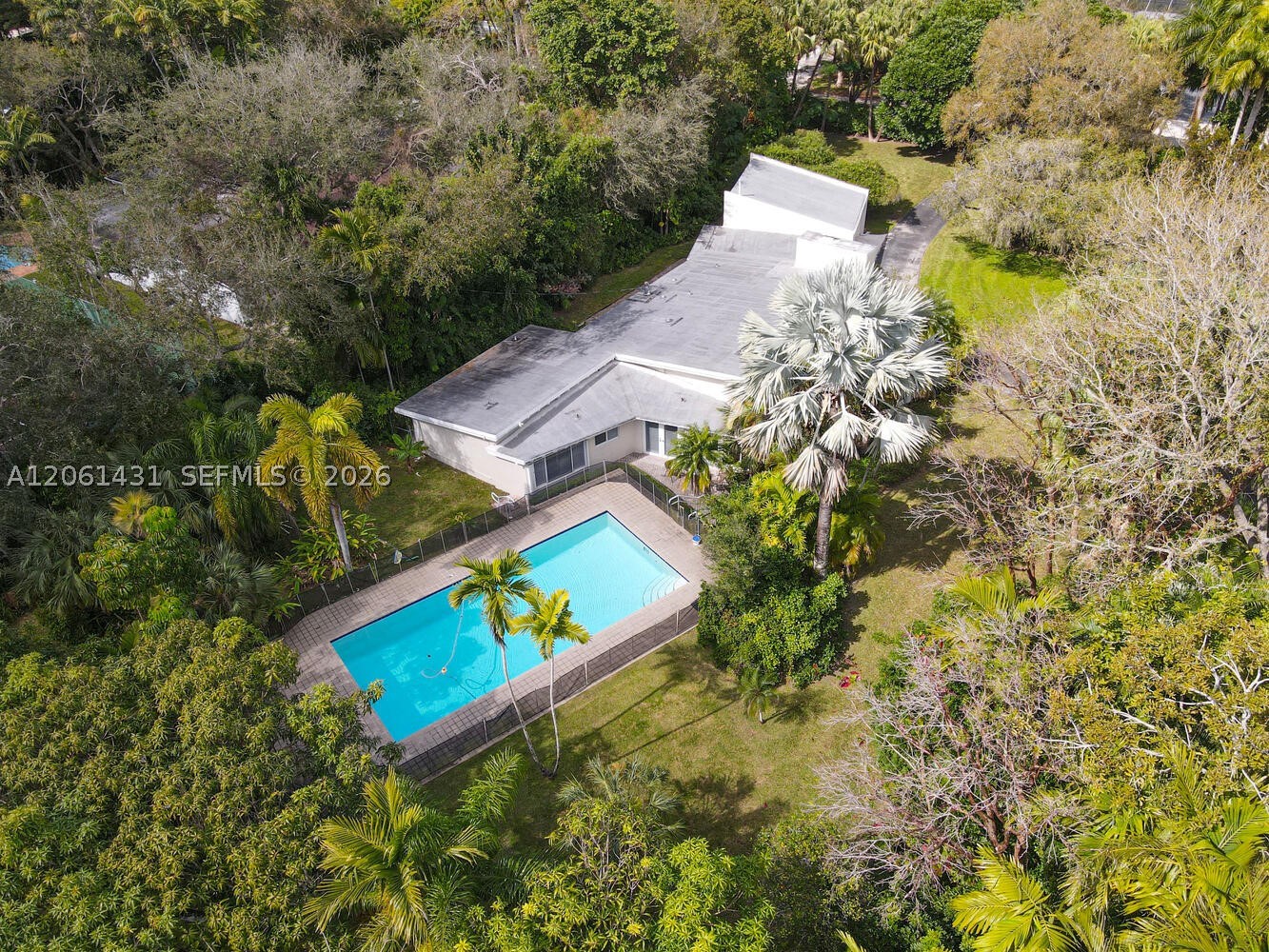 12200 SW 74th Ct Pinecrest, FL 33156