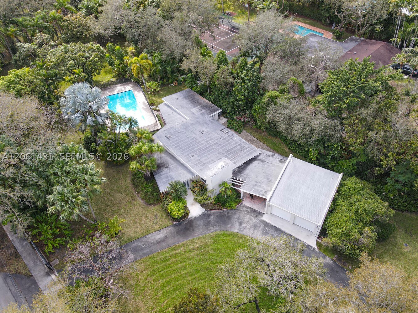 12200 SW 74th Ct Pinecrest, FL 33156
