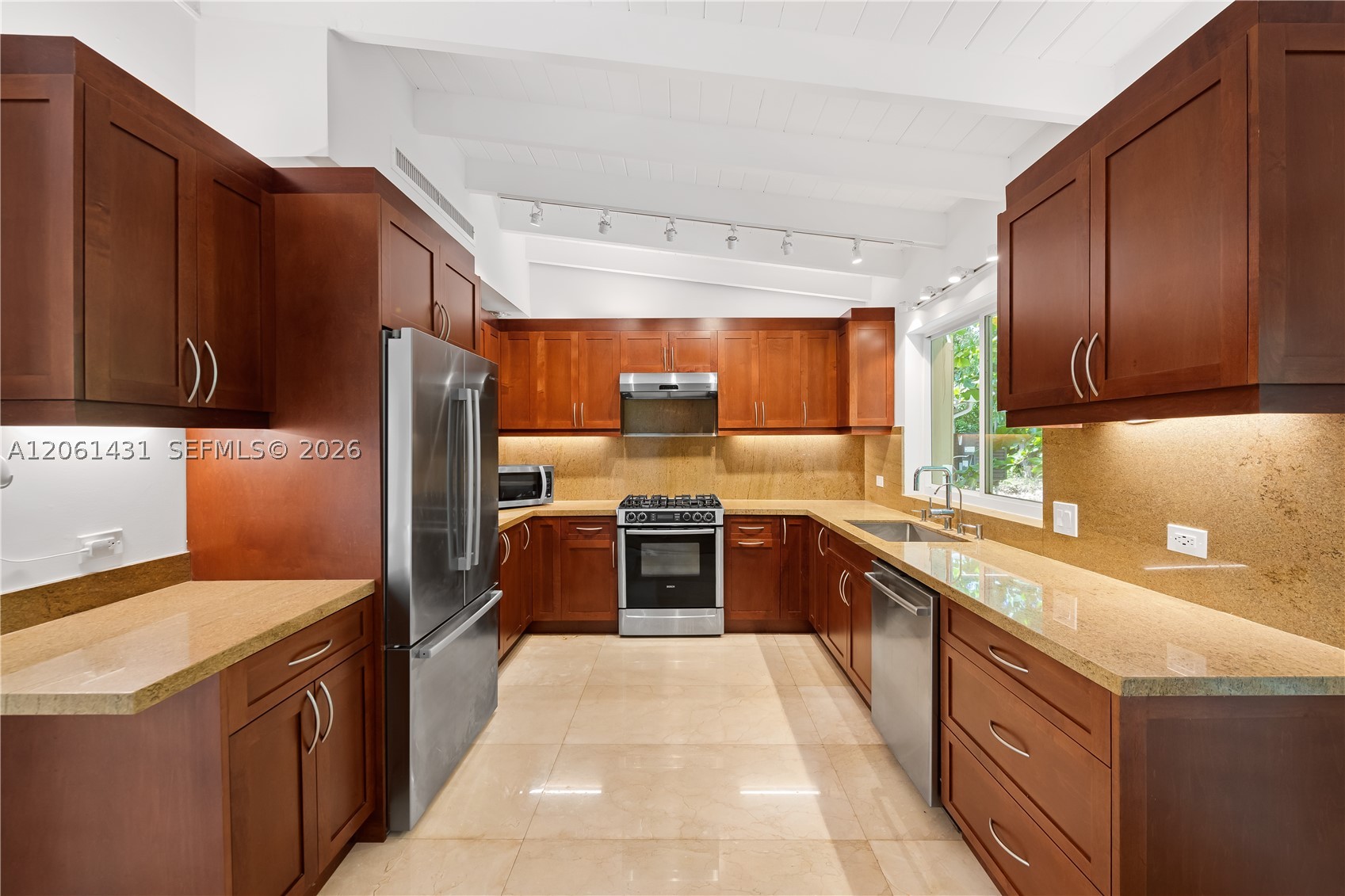 12200 SW 74th Ct Pinecrest, FL 33156