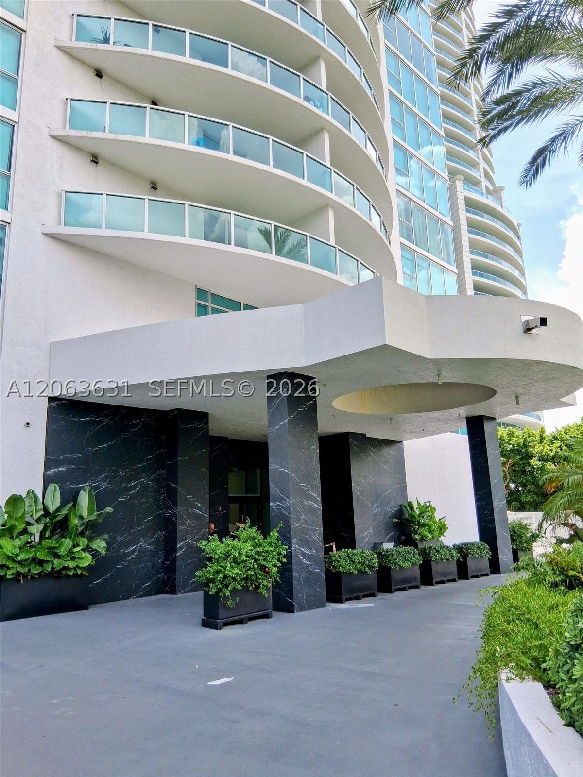 image Skyline on Brickell19