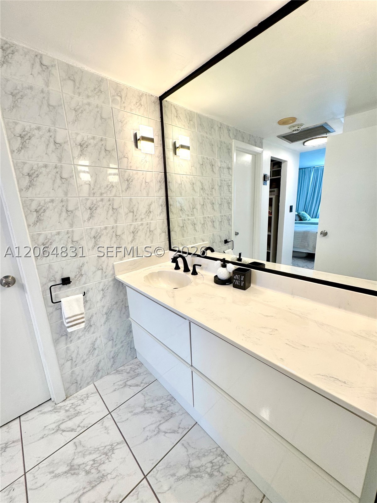 image Arlen House Condo12