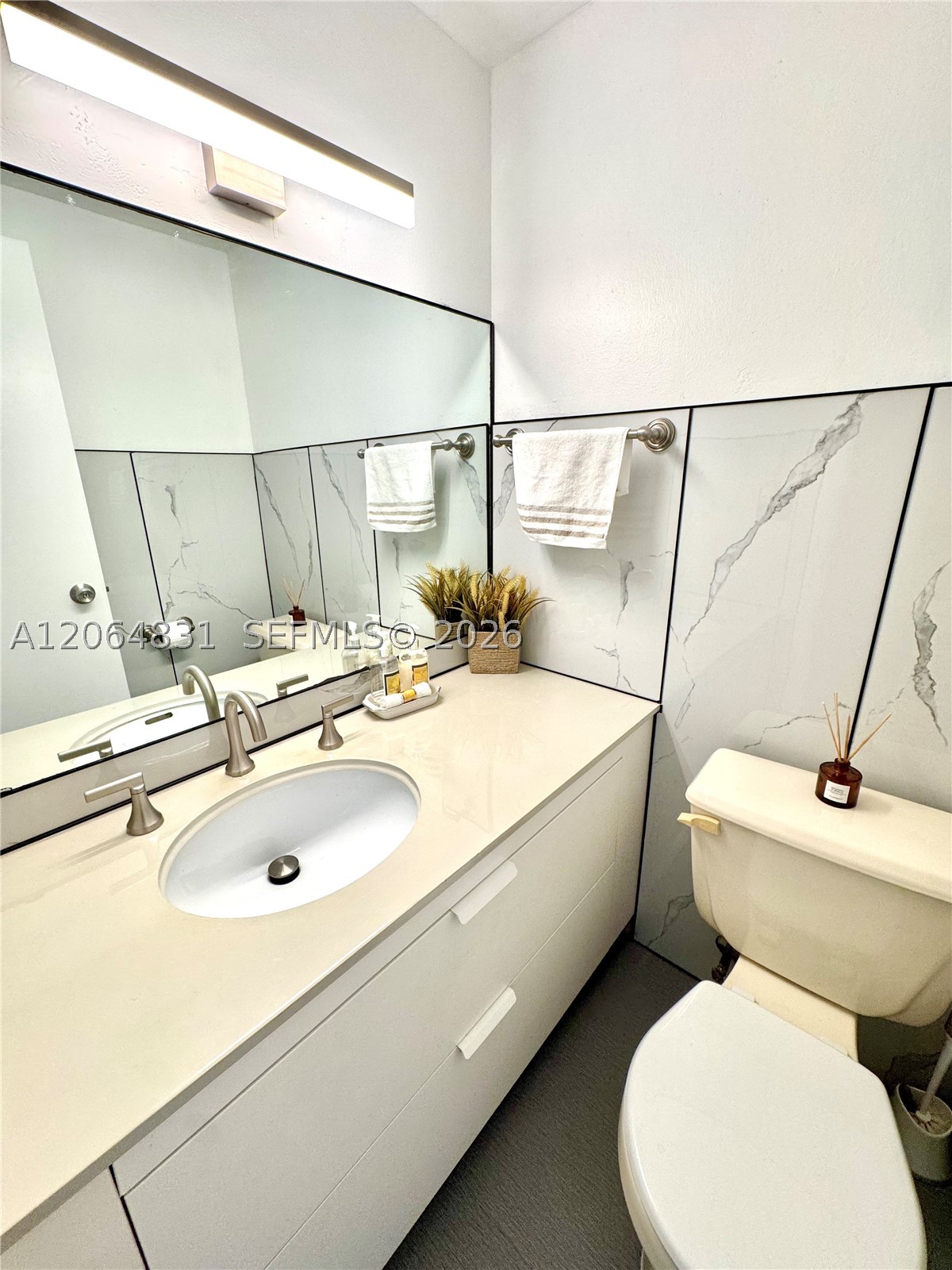image Arlen House Condo7
