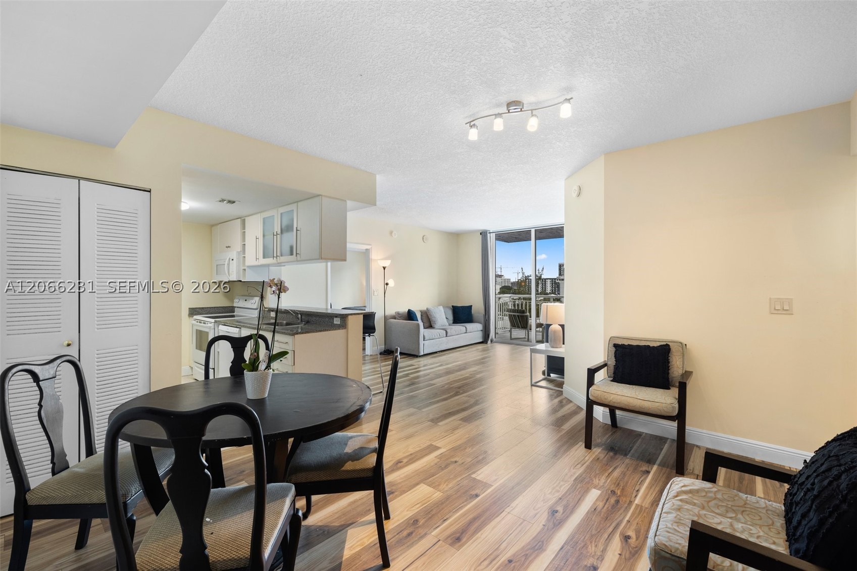 275 NE 18th St #710