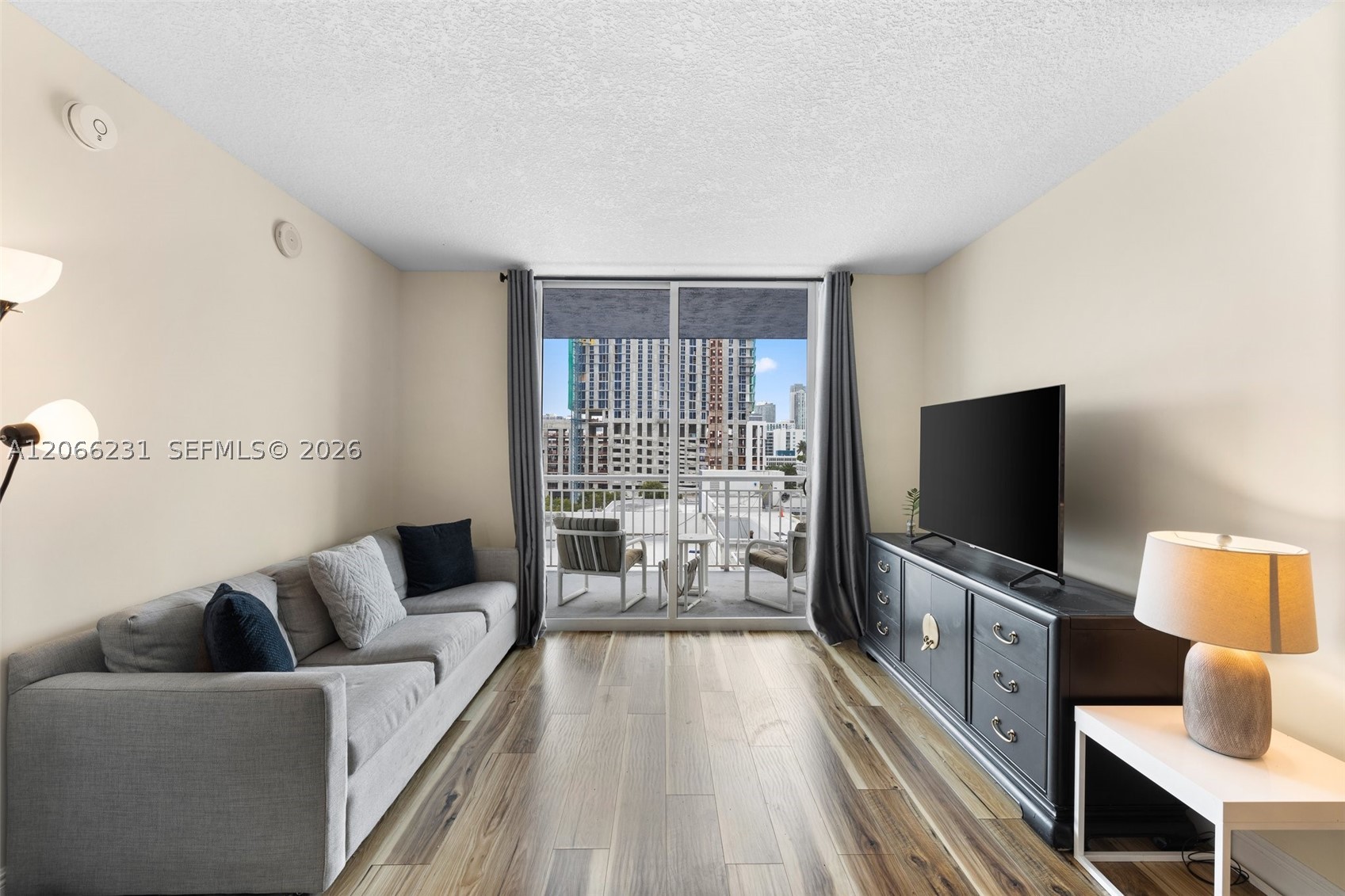 image 1800 Biscayne Plaza1