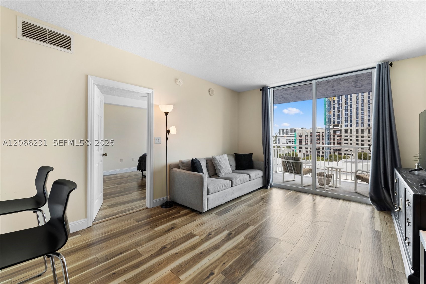 image 1800 Biscayne Plaza5