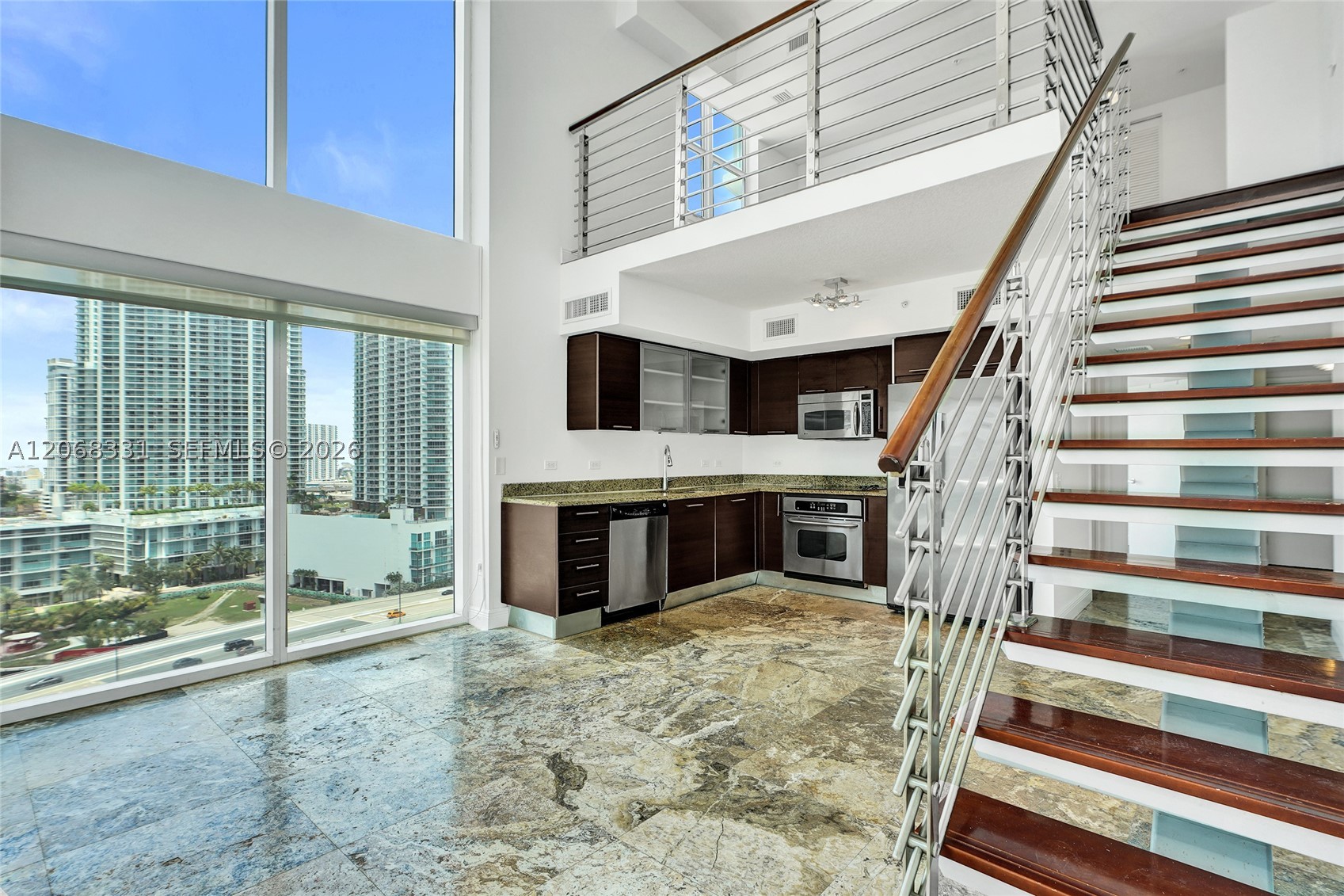 41 SE 5th St #1016