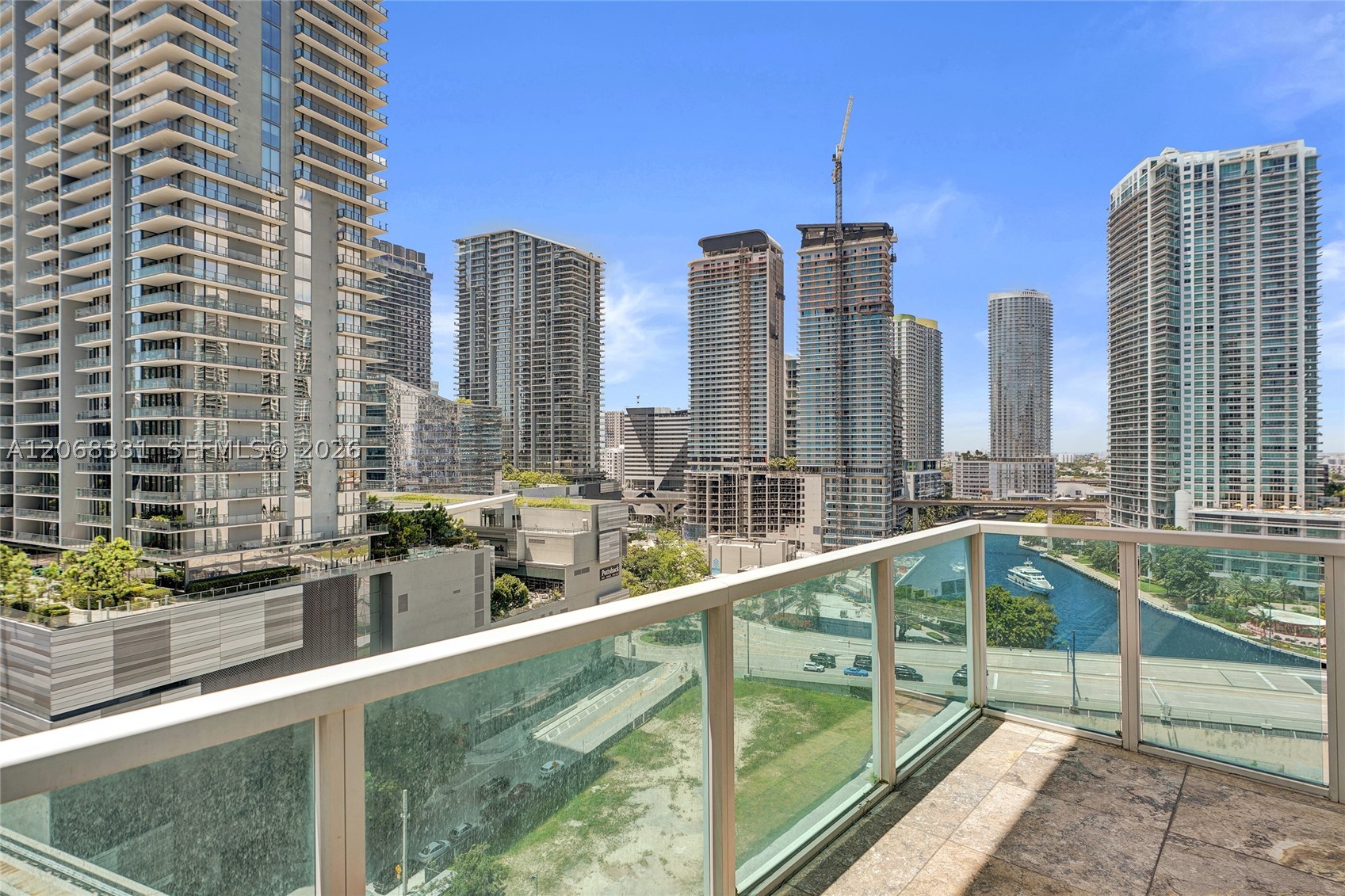 image Brickell on the River South9