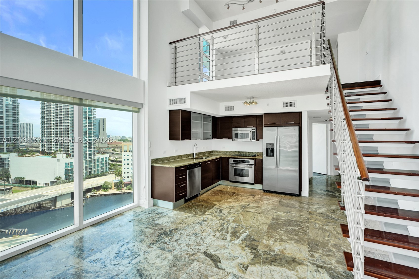 image Brickell on the River South2