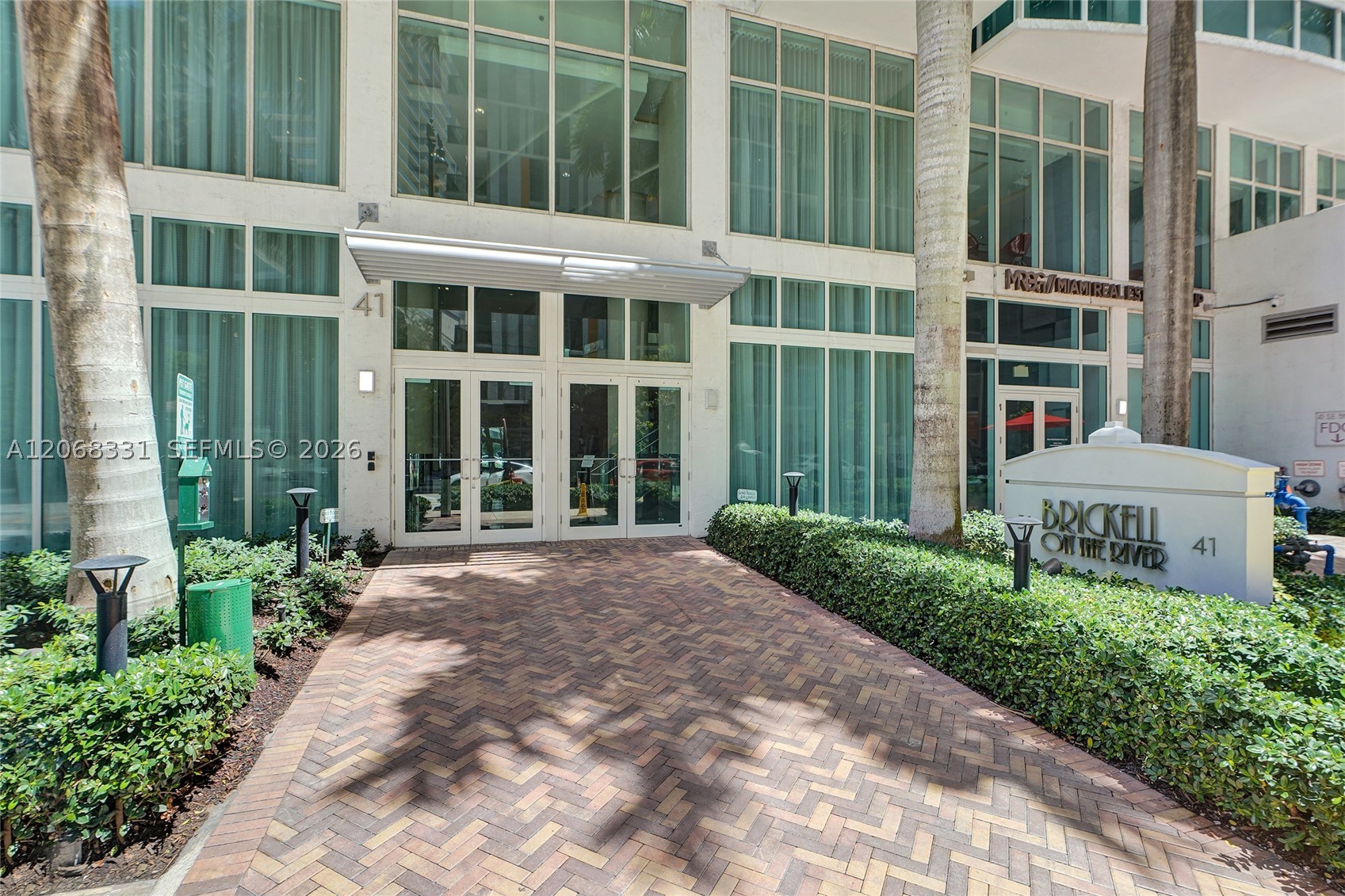 image Brickell on the River South32
