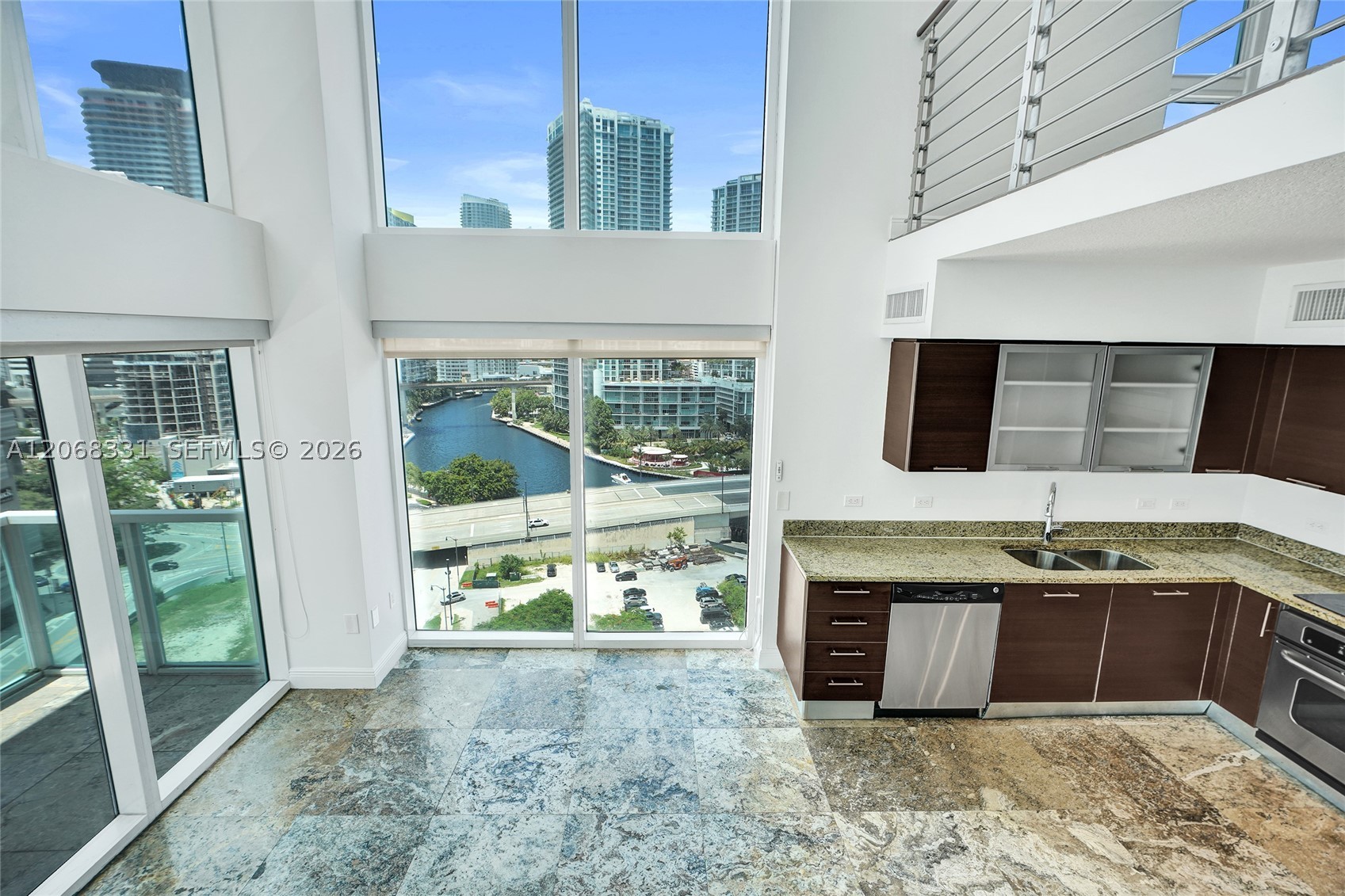 image Brickell on the River South5