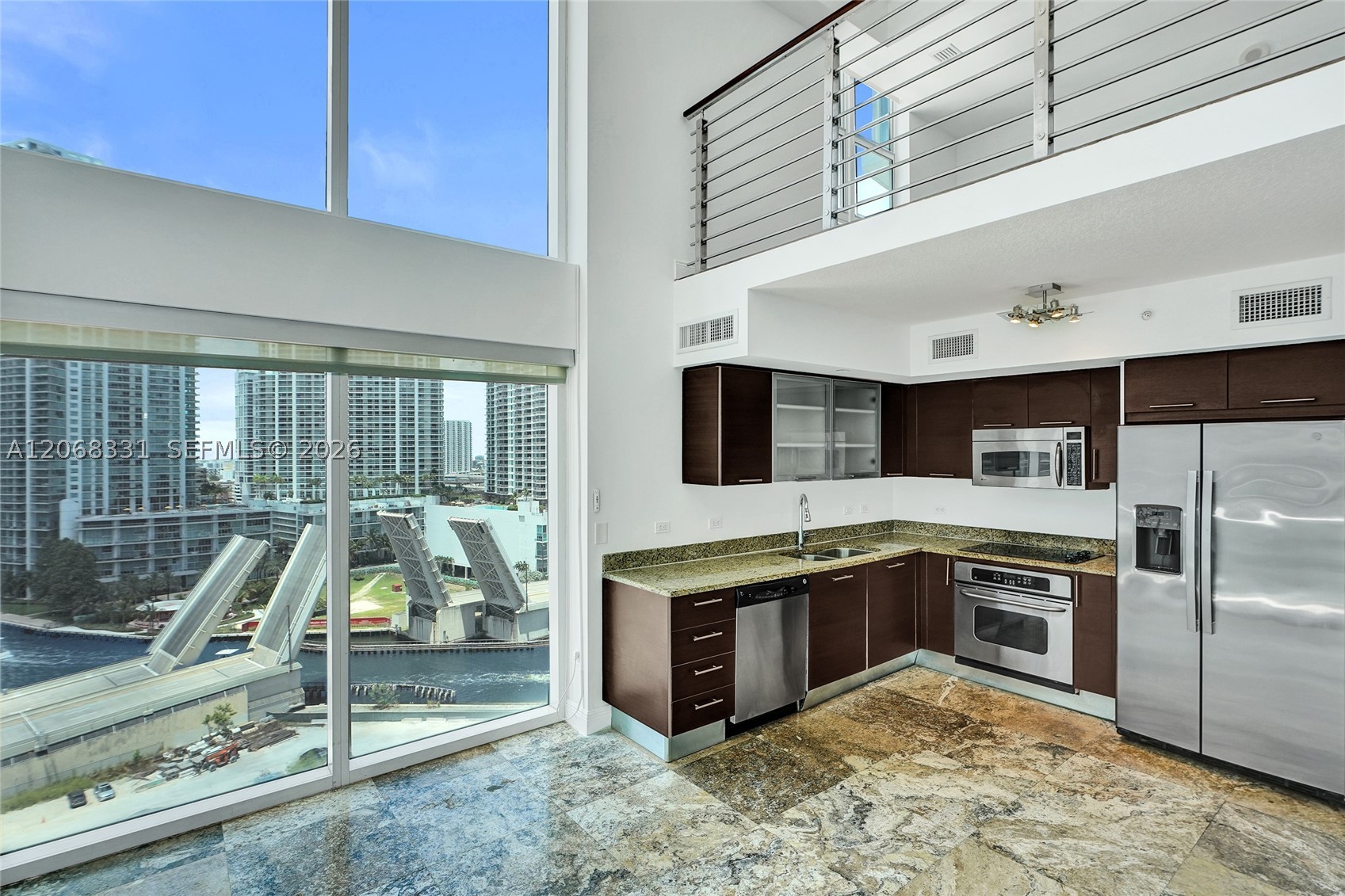 image Brickell on the River South6