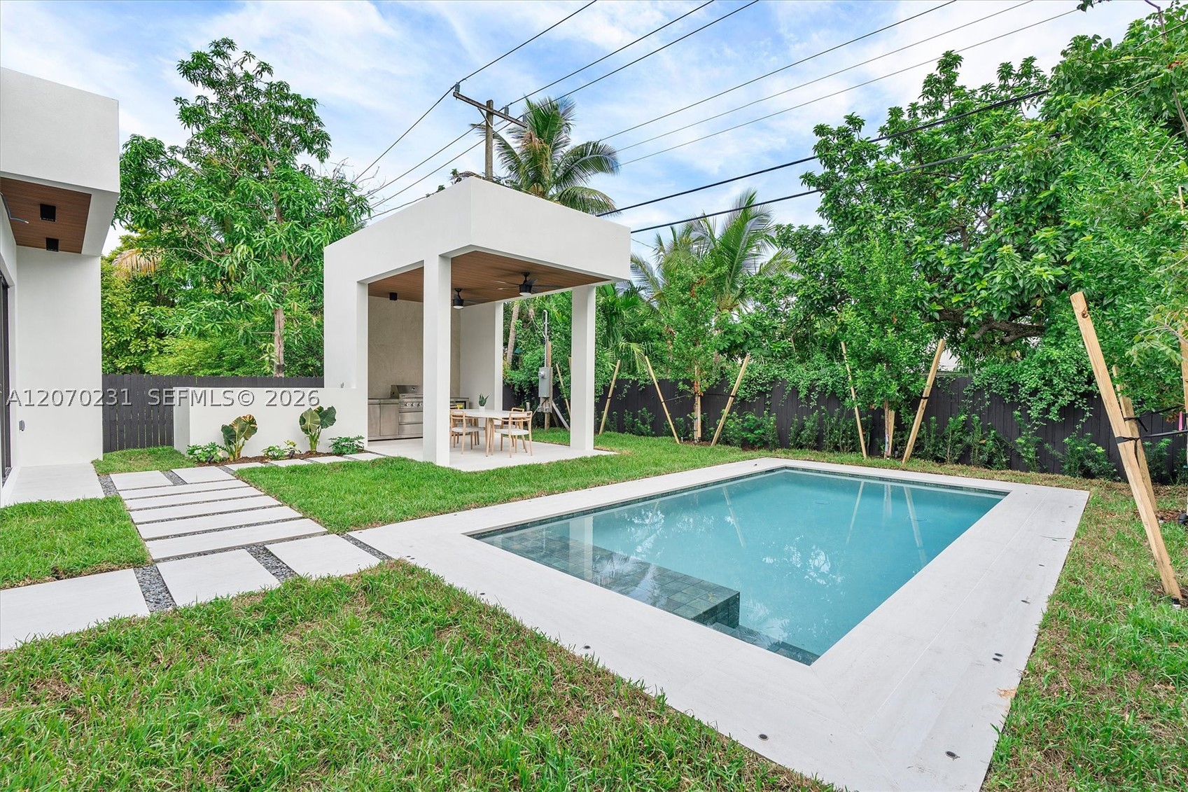 1844 SW 24th Ter Miami, FL 33145