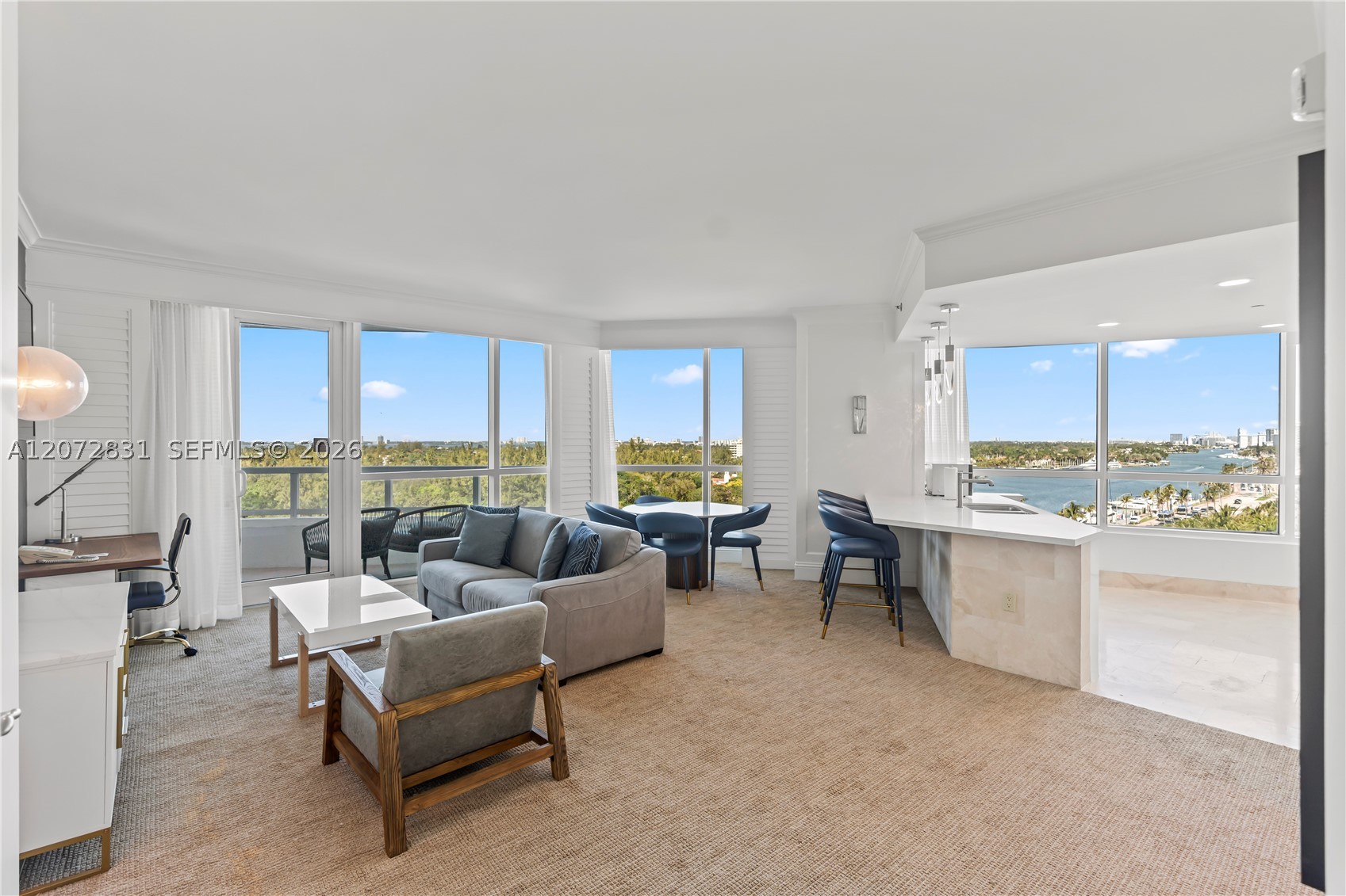 4401 Collins Ave #915