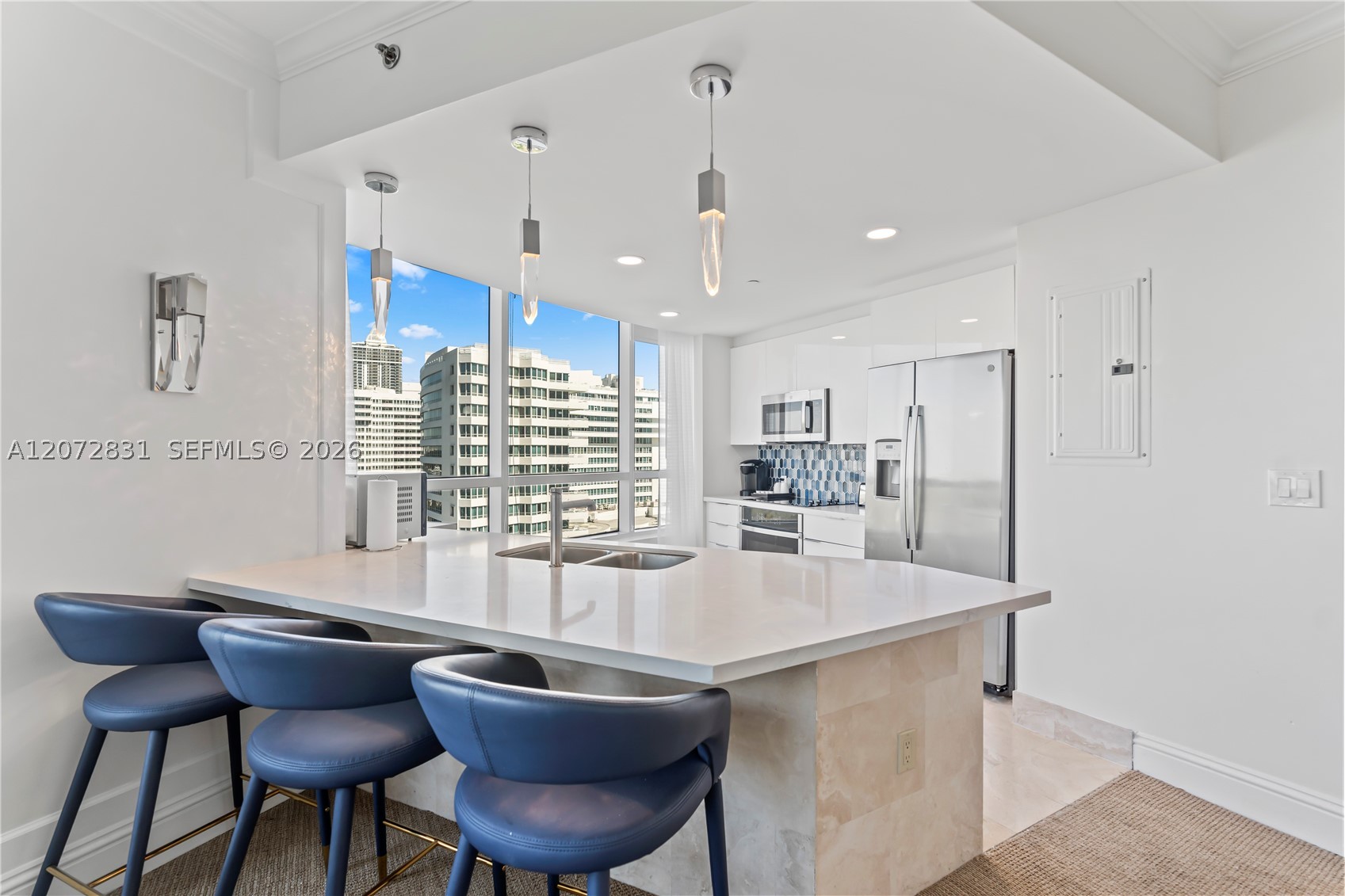 4401 Collins Ave #915 Miami Beach, FL 33140