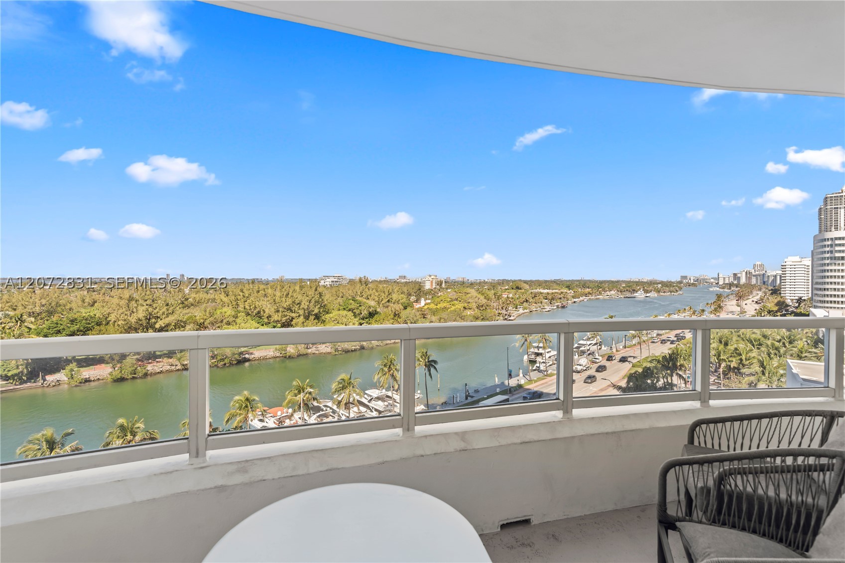 4401 Collins Ave #915 Miami Beach, FL 33140