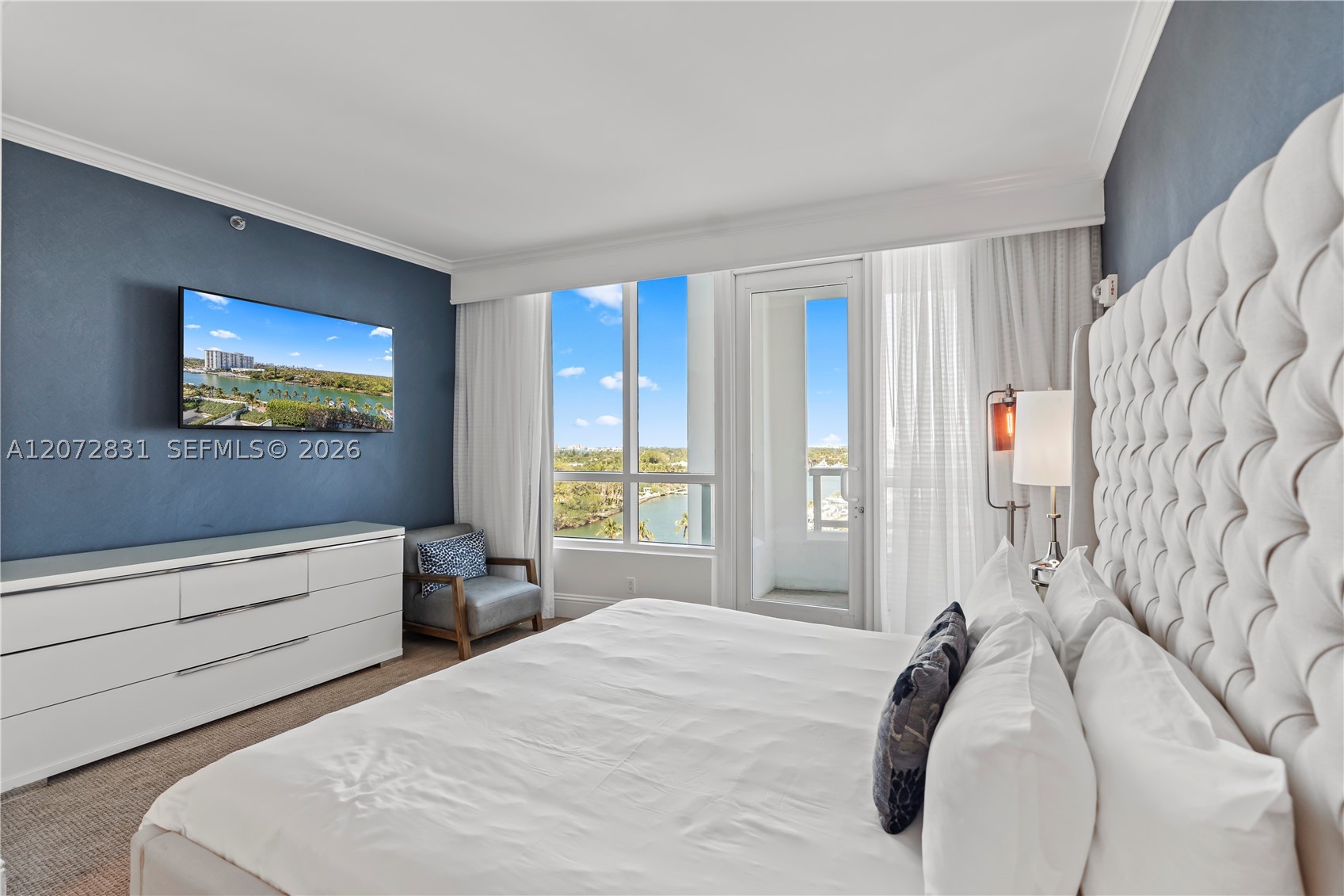 4401 Collins Ave #915 Miami Beach, FL 33140