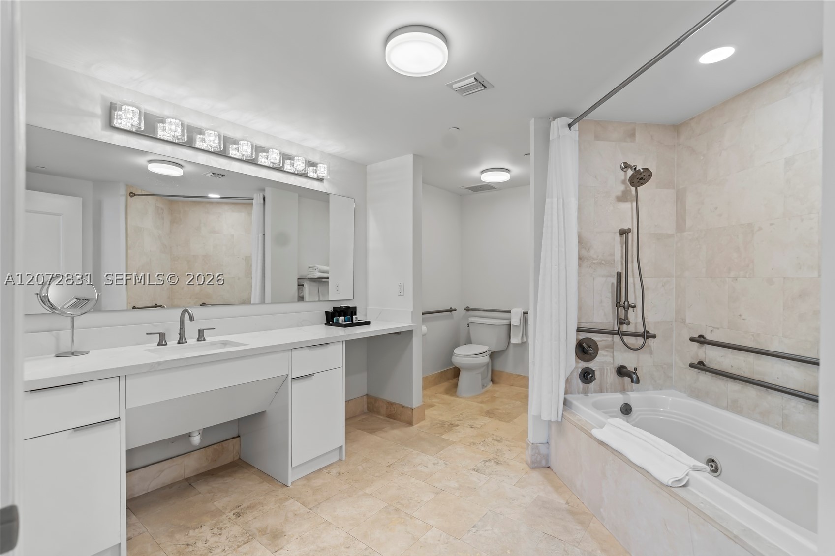 4401 Collins Ave #915 Miami Beach, FL 33140