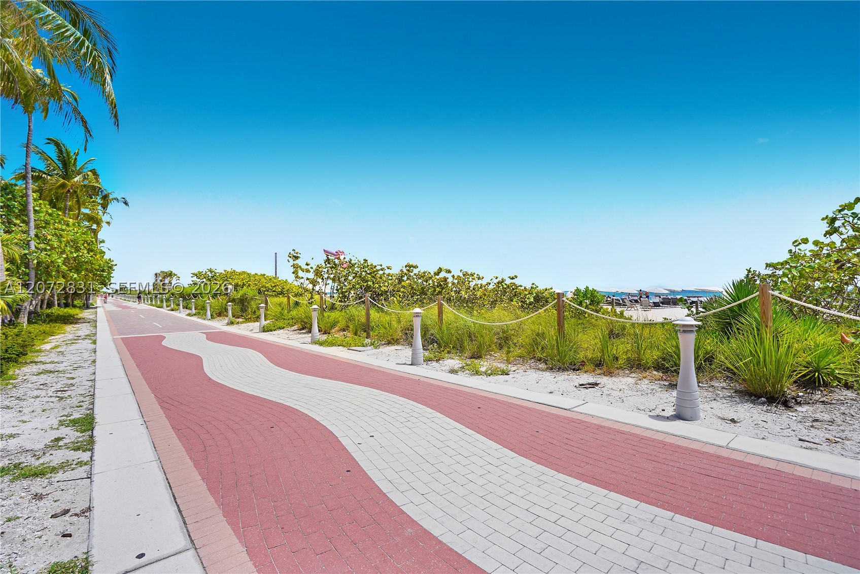 4401 Collins Ave #915 Miami Beach, FL 33140