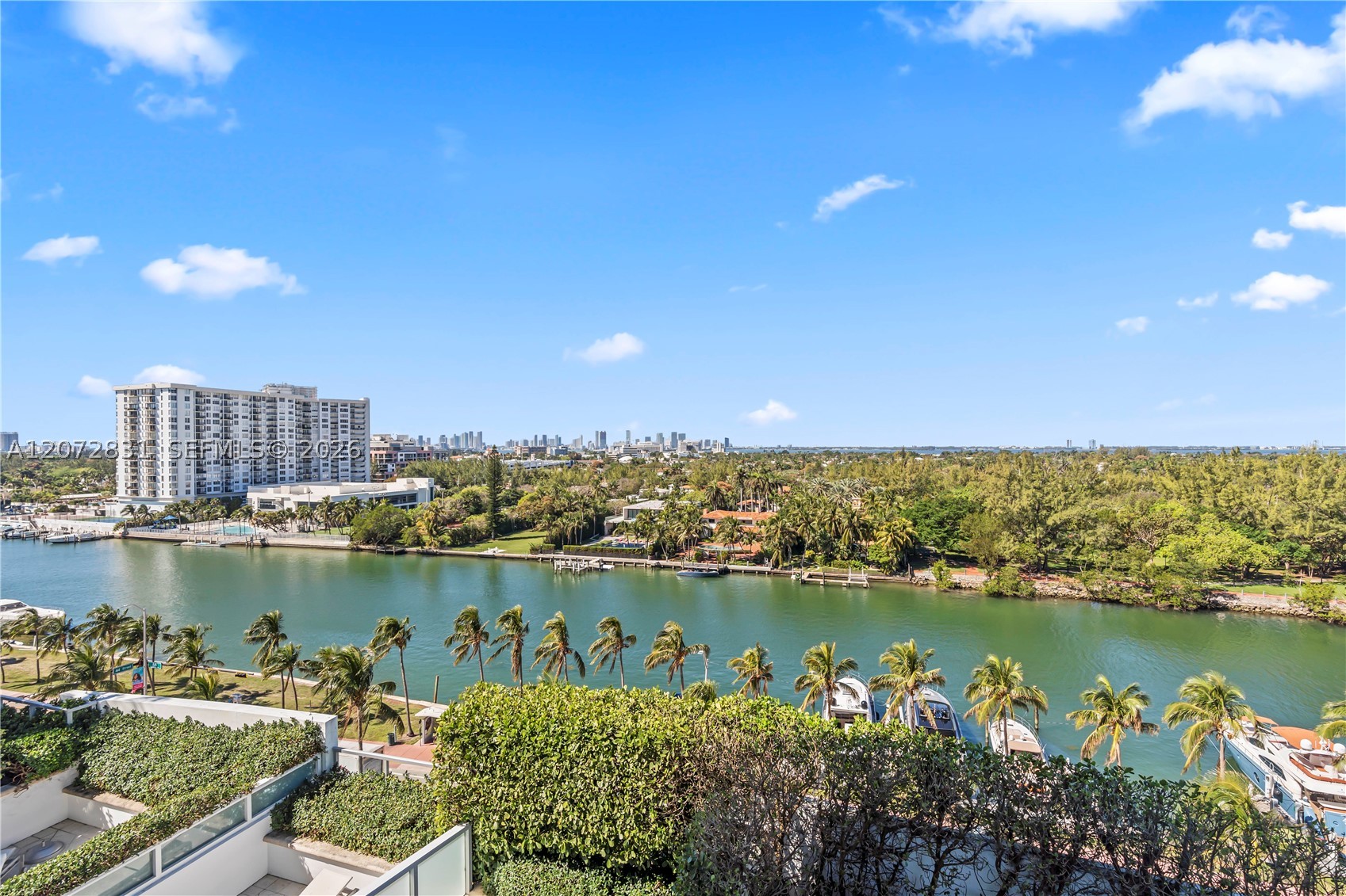 4401 Collins Ave #915 Miami Beach, FL 33140