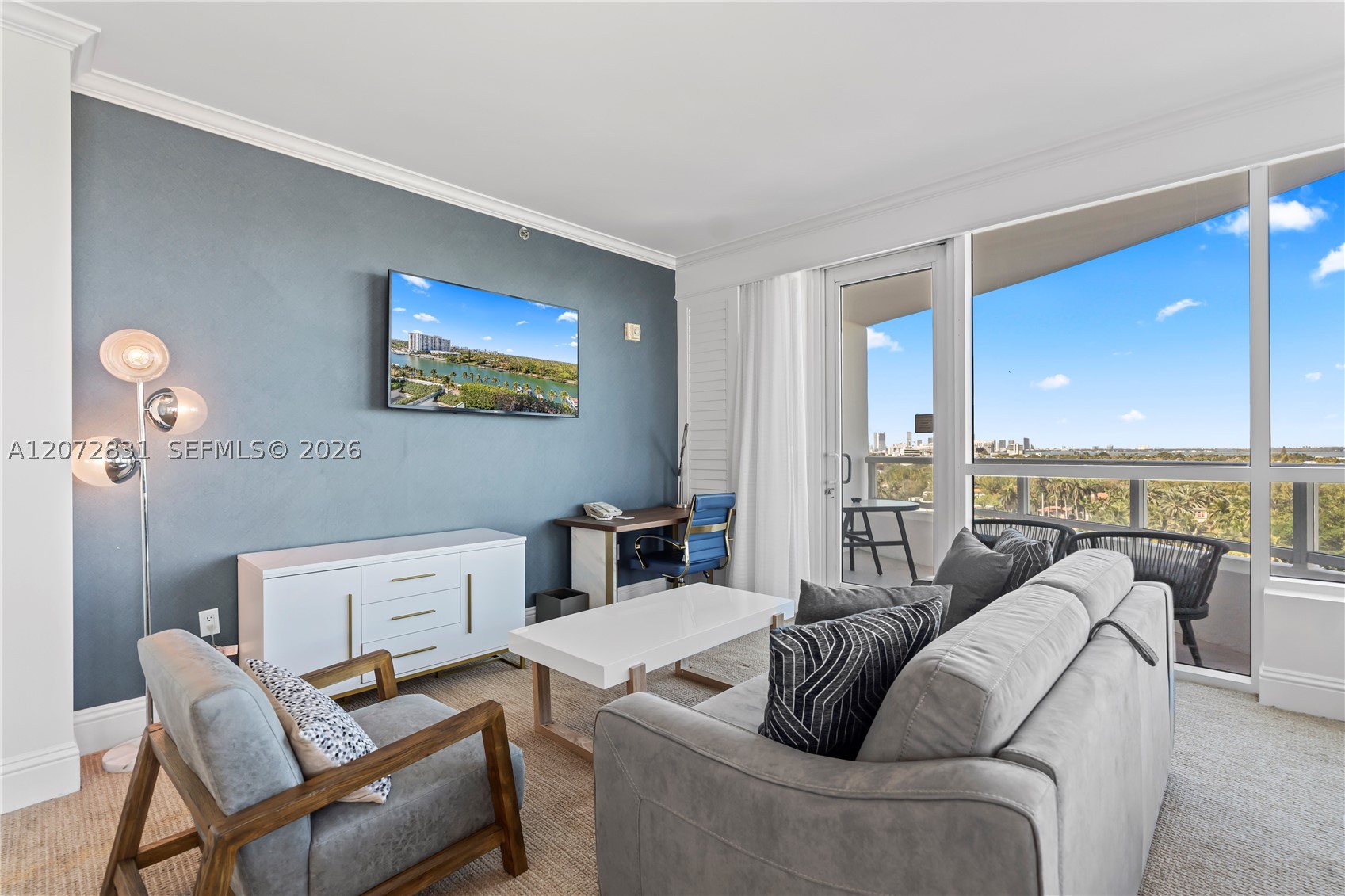 4401 Collins Ave #915 Miami Beach, FL 33140