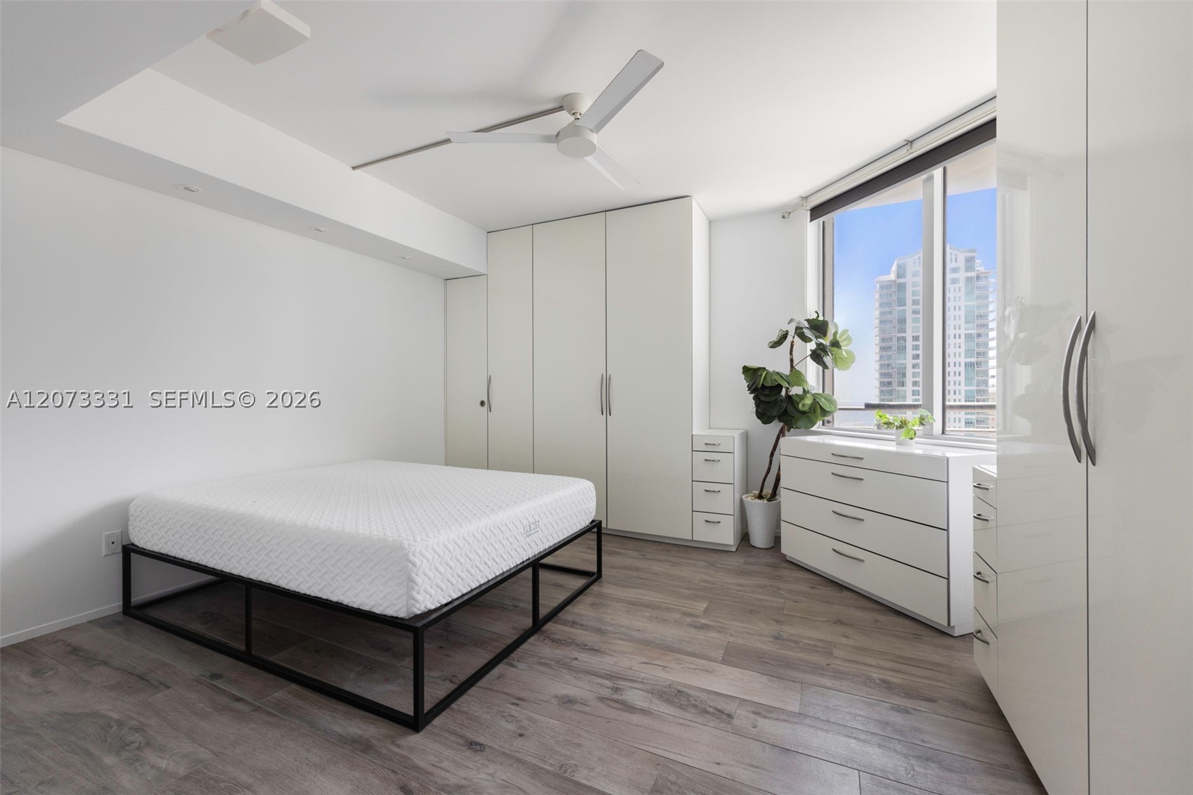 335 S Biscayne Blvd #2805 Miami, FL 33131