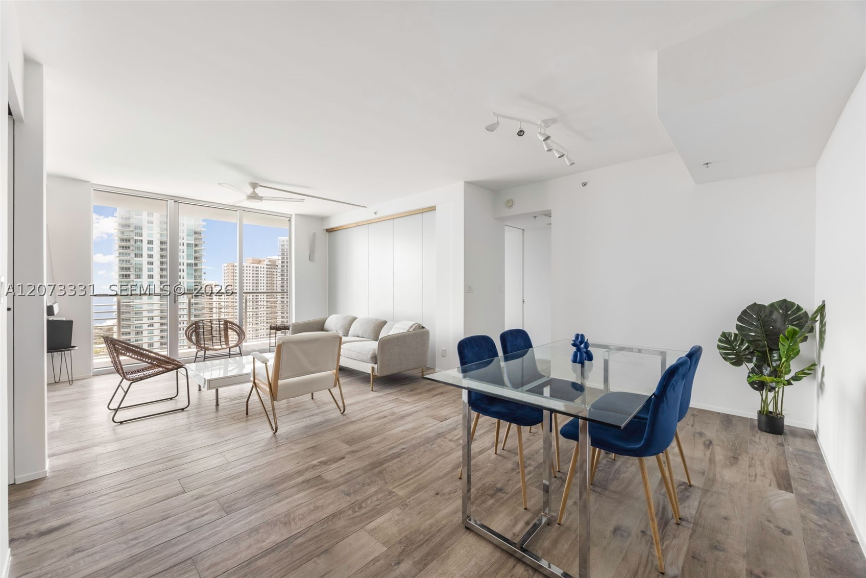 335 S Biscayne Blvd #2805 Miami, FL 33131