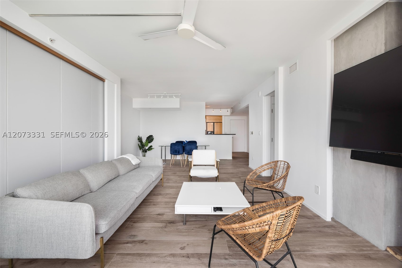 335 S Biscayne Blvd #2805 Miami, FL 33131