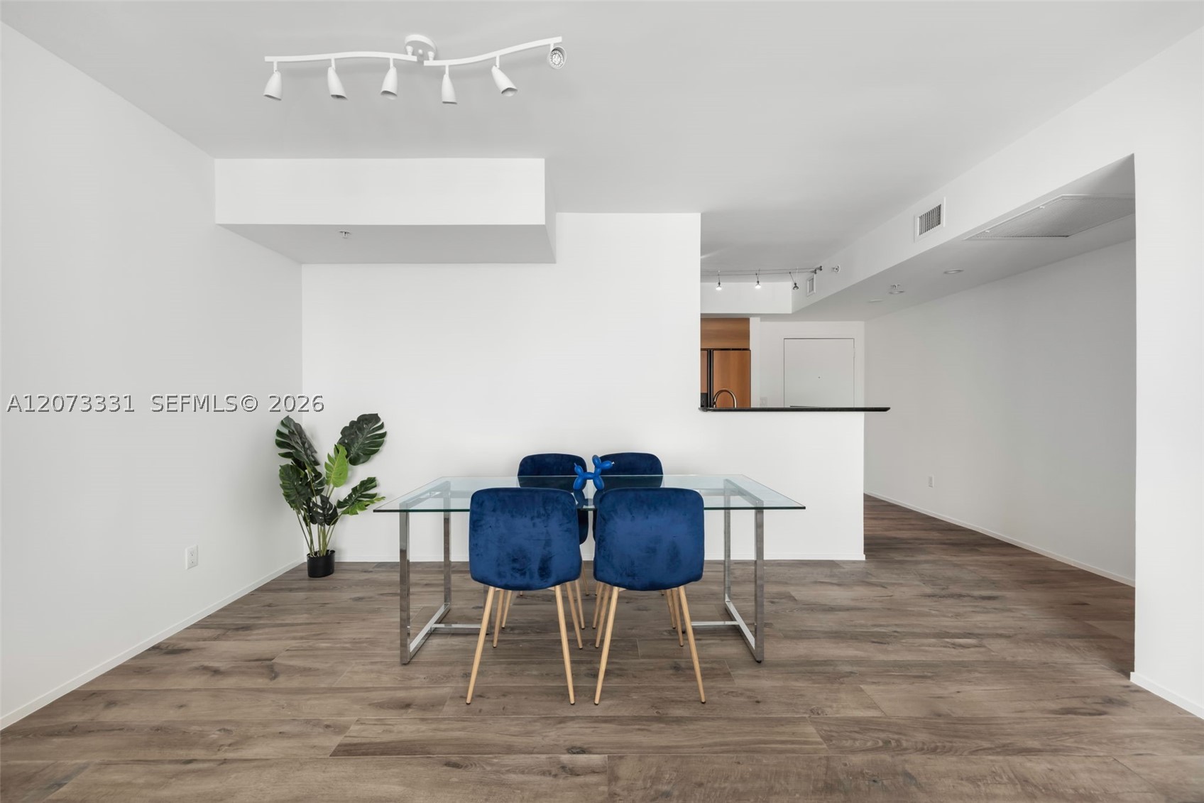 335 S Biscayne Blvd #2805 Miami, FL 33131