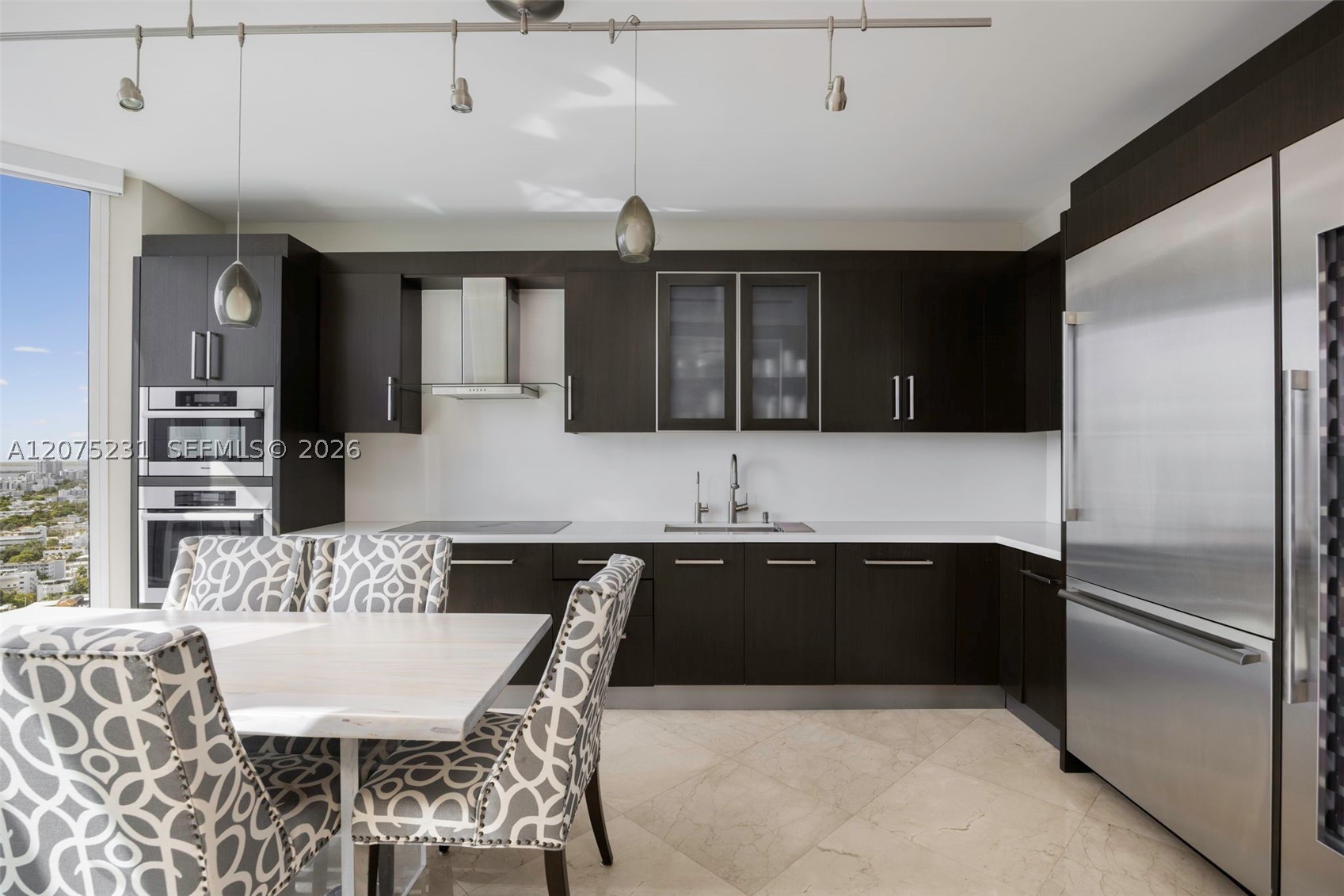 300 Pointe Dr #2806 Miami Beach, FL 33139