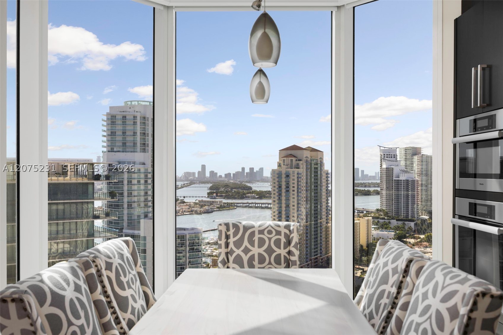 300 Pointe Dr #2806 Miami Beach, FL 33139